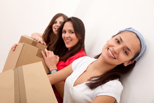 Secure packing and unpacking services in Hampstead